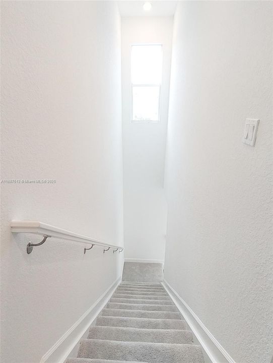 Recently Rented: $2,500 (3 beds, 2 baths, 1820 Square Feet)