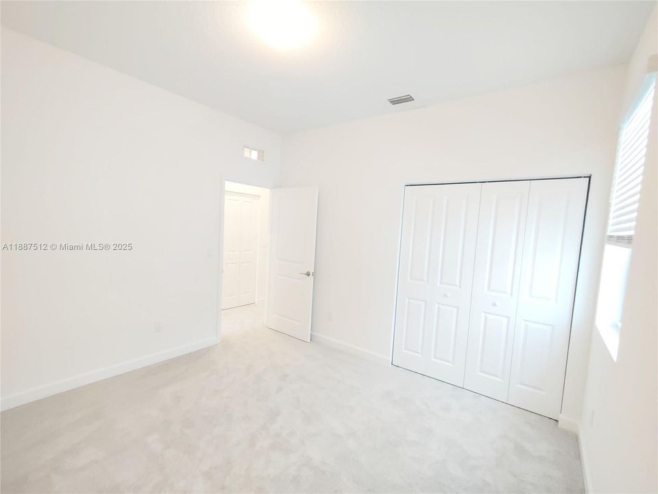 Recently Rented: $2,500 (3 beds, 2 baths, 1820 Square Feet)