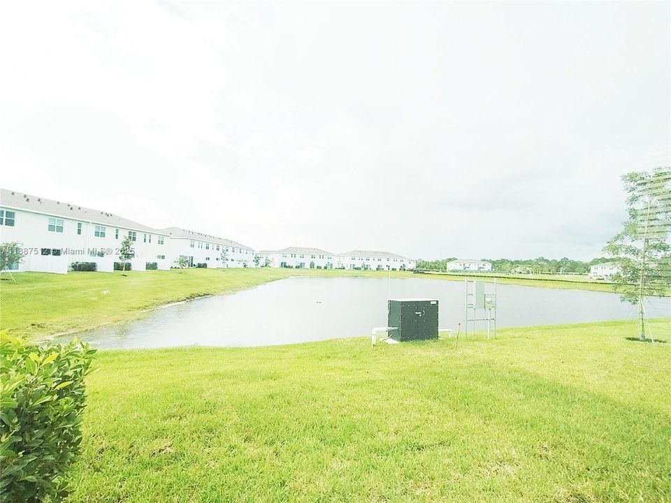 Recently Rented: $2,500 (3 beds, 2 baths, 1820 Square Feet)