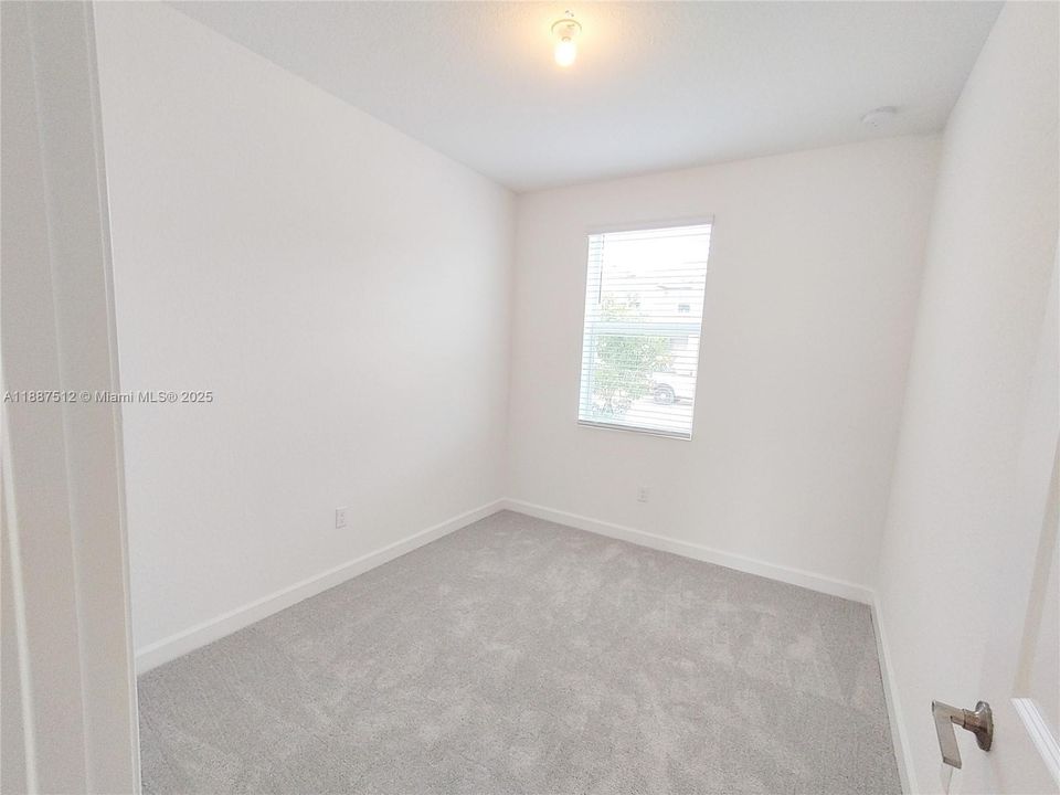 Recently Rented: $2,500 (3 beds, 2 baths, 1820 Square Feet)