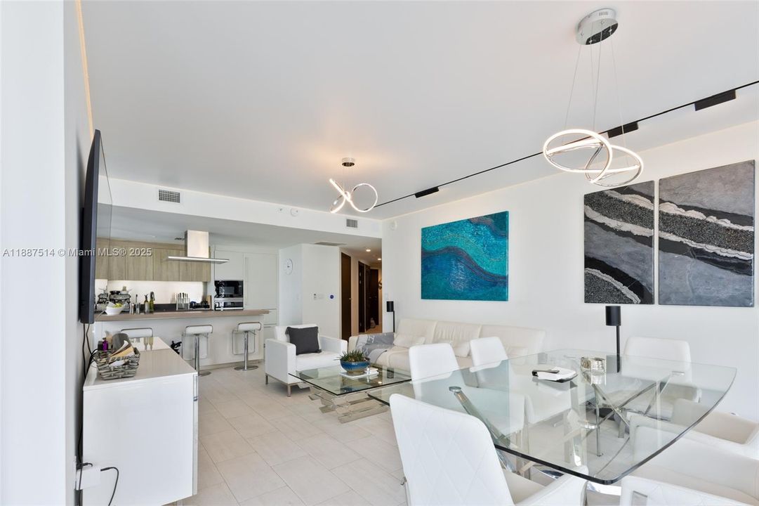 Active With Contract: $9,000 (2 beds, 2 baths, 1334 Square Feet)