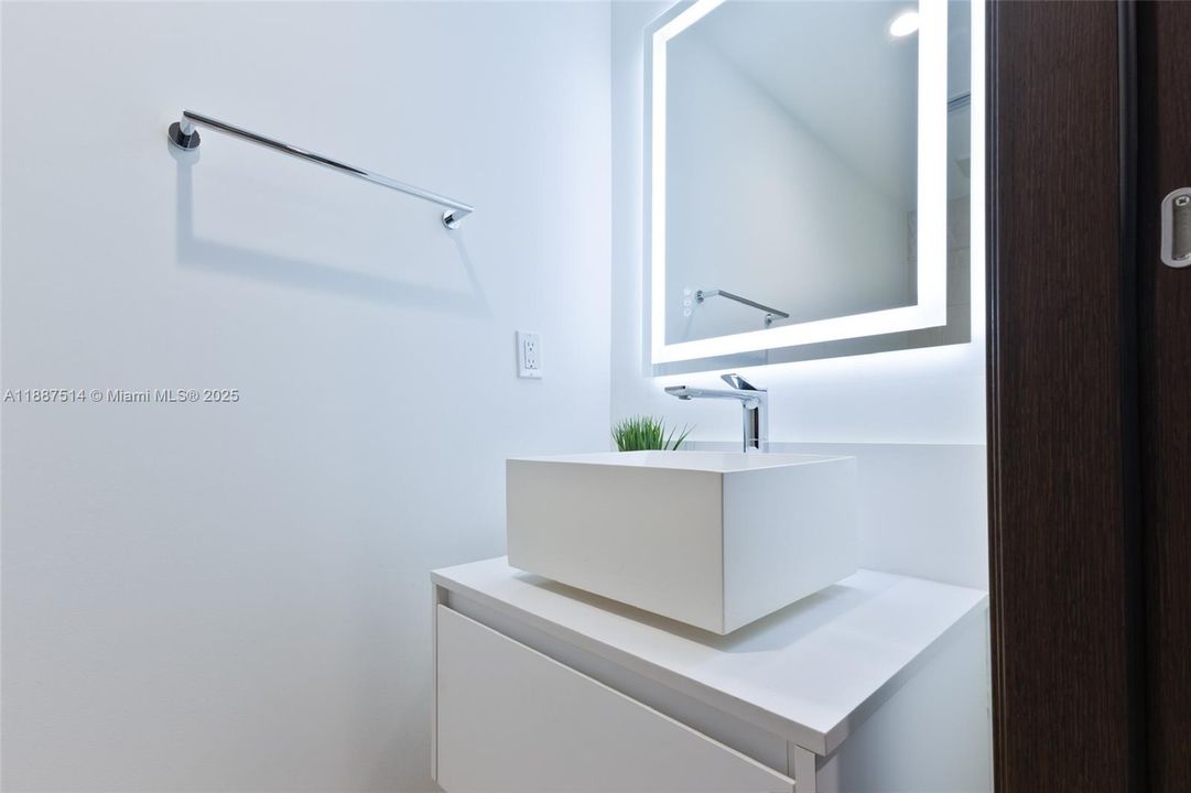 Active With Contract: $9,000 (2 beds, 2 baths, 1334 Square Feet)