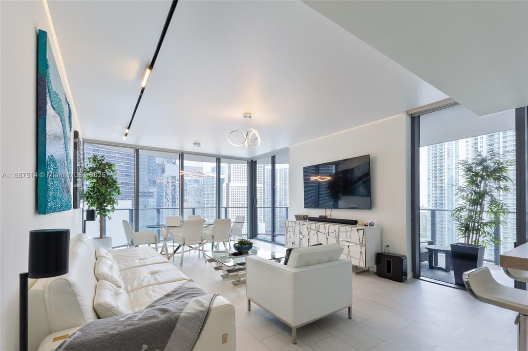 Active With Contract: $9,000 (2 beds, 2 baths, 1334 Square Feet)