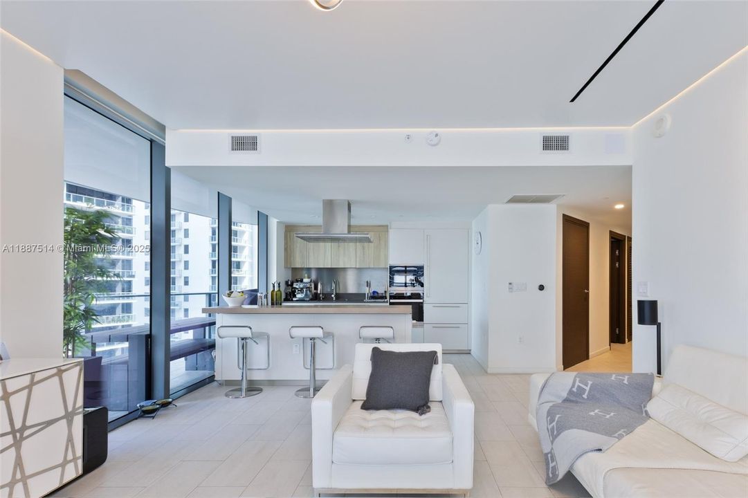 Active With Contract: $9,000 (2 beds, 2 baths, 1334 Square Feet)