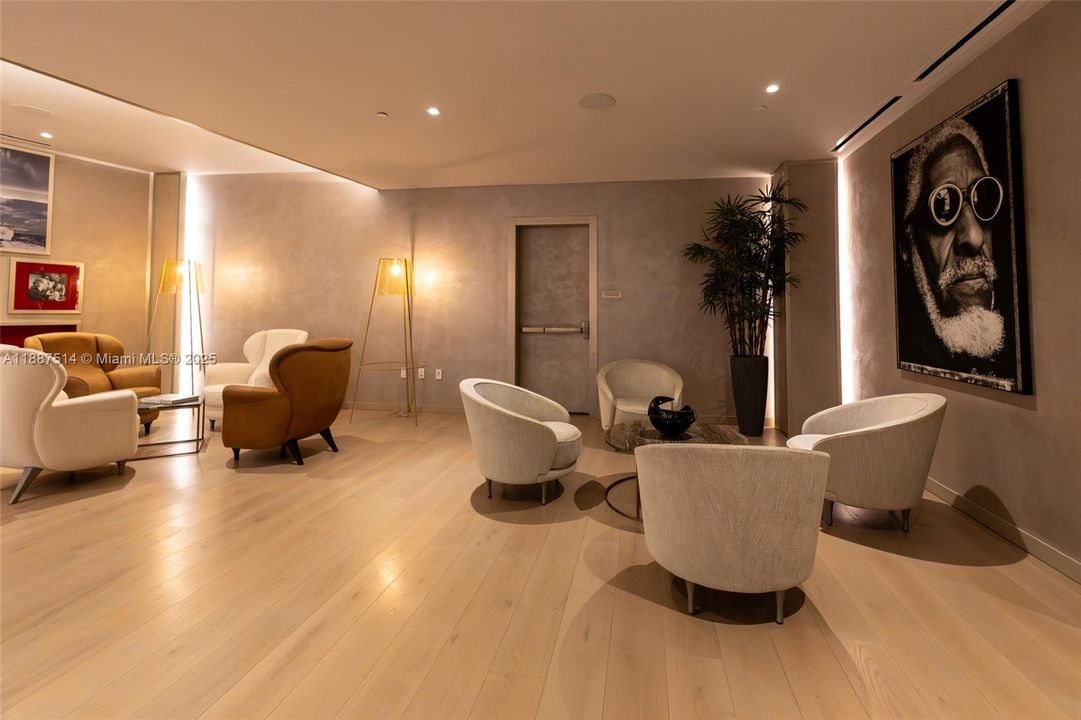 Active With Contract: $9,000 (2 beds, 2 baths, 1334 Square Feet)