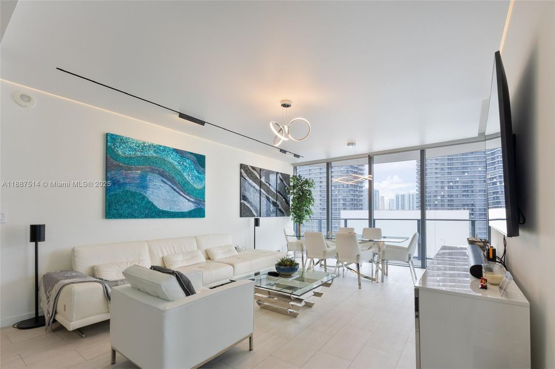 Active With Contract: $9,000 (2 beds, 2 baths, 1334 Square Feet)