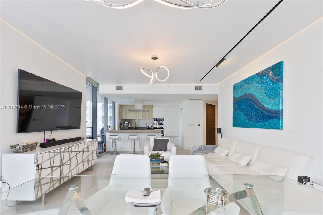 Active With Contract: $9,000 (2 beds, 2 baths, 1334 Square Feet)