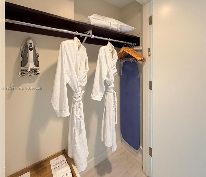 En Venta: $199,999 (0 camas, 1 baños, 533 Pies cuadrados)