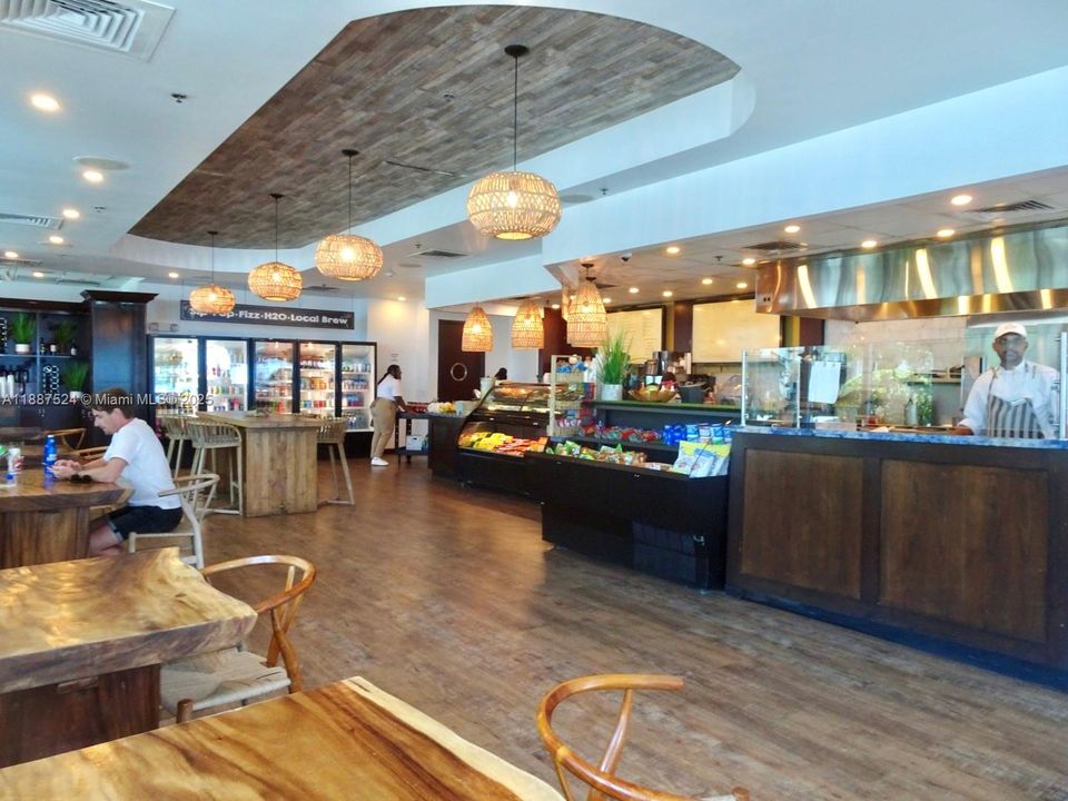 Le Marche Gourmet Market & Bakery