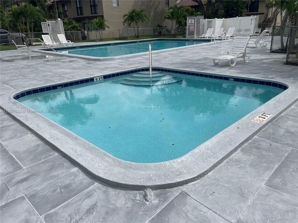 合同活跃: $3,750 (3 贝兹, 2 浴室, 1700 平方英尺)