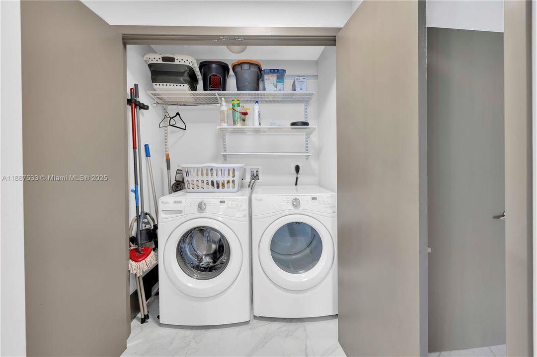 For Sale: $2,050,000 (3 beds, 3 baths, 2225 Square Feet)