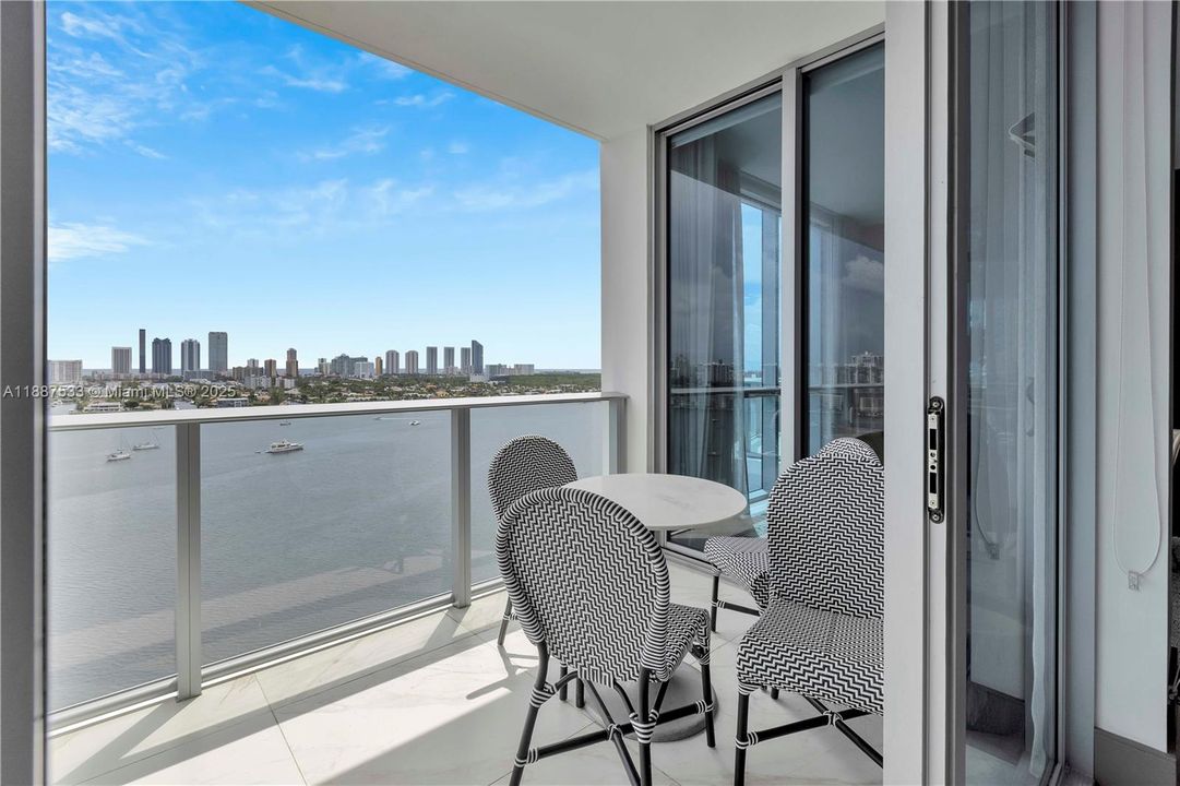 For Sale: $2,050,000 (3 beds, 3 baths, 2225 Square Feet)