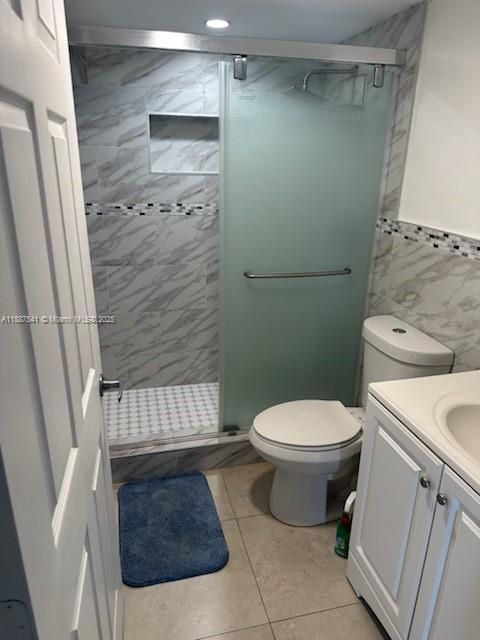 合同活跃: $850 (1 贝兹, 1 浴室, 873 平方英尺)