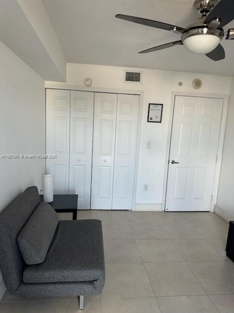 合同活跃: $850 (1 贝兹, 1 浴室, 873 平方英尺)