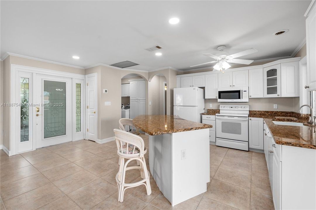 待售: $435,000 (3 贝兹, 2 浴室, 1515 平方英尺)