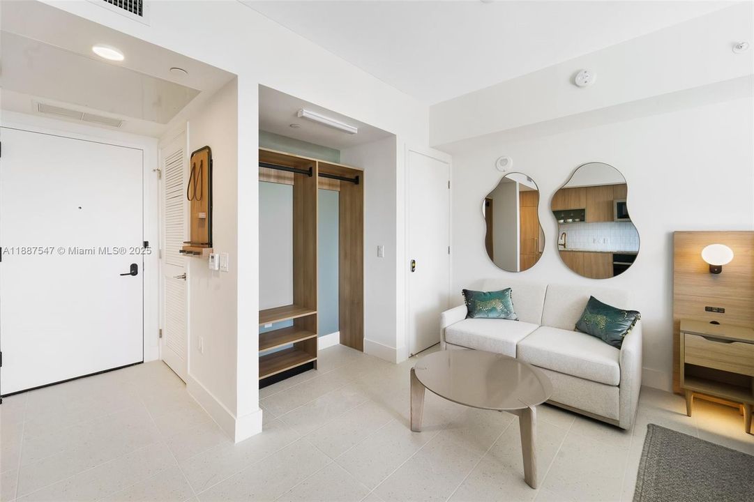 For Sale: $450,000 (0 beds, 1 baths, 411 Square Feet)