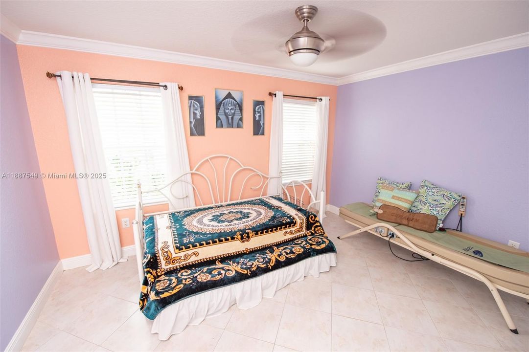 For Sale: $624,000 (3 beds, 2 baths, 1308 Square Feet)