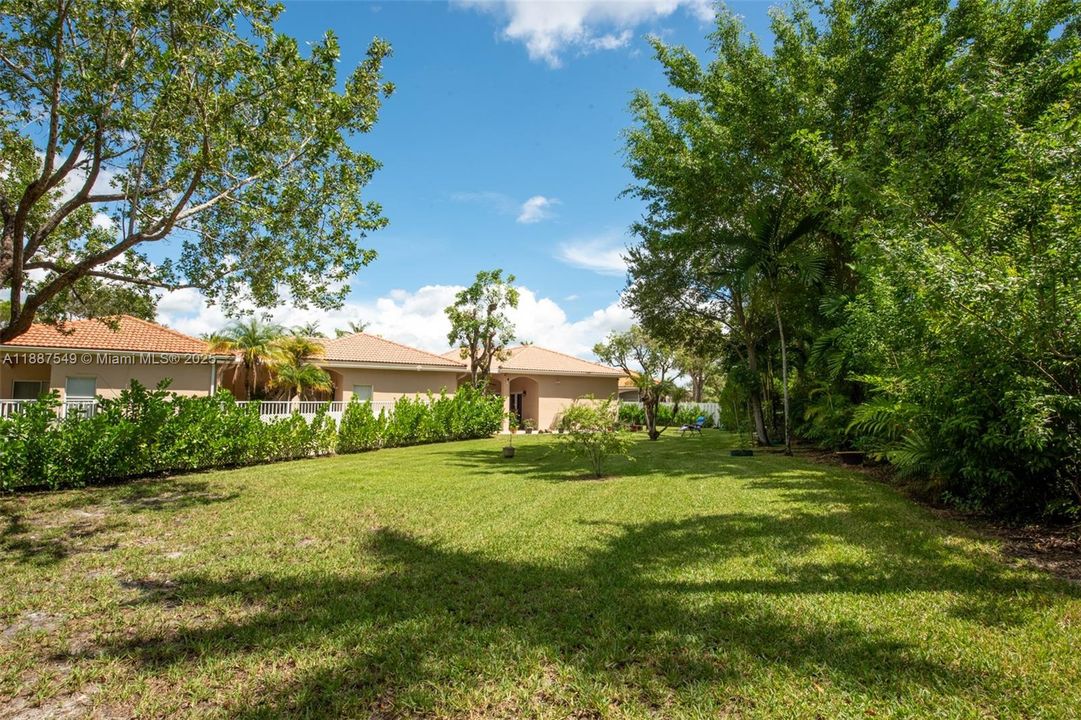 For Sale: $624,000 (3 beds, 2 baths, 1308 Square Feet)