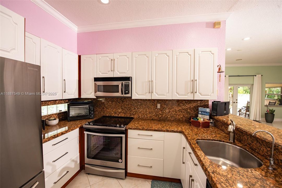 For Sale: $624,000 (3 beds, 2 baths, 1308 Square Feet)