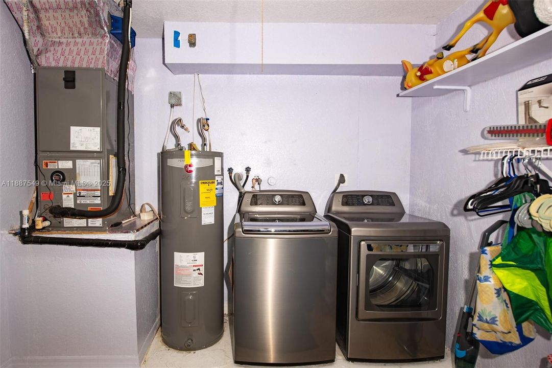 For Sale: $624,000 (3 beds, 2 baths, 1308 Square Feet)