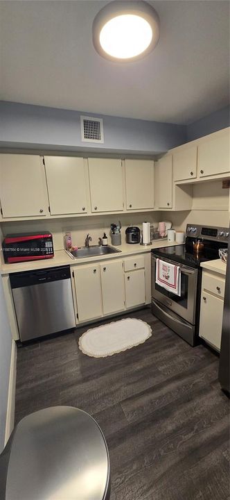 For Sale: $124,900 (2 beds, 1 baths, 954 Square Feet)