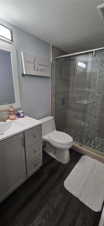 For Sale: $124,900 (2 beds, 1 baths, 954 Square Feet)