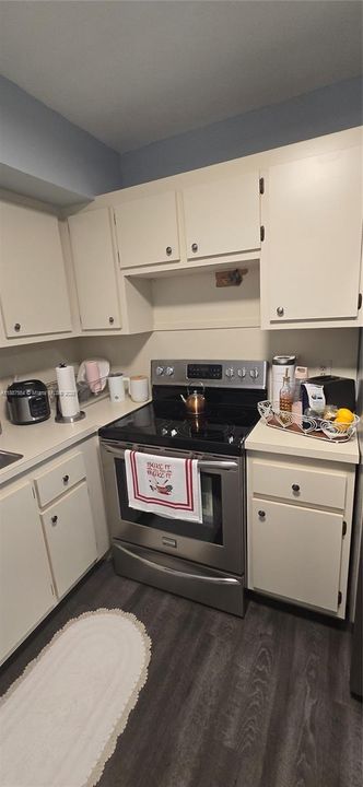 For Sale: $124,900 (2 beds, 1 baths, 954 Square Feet)