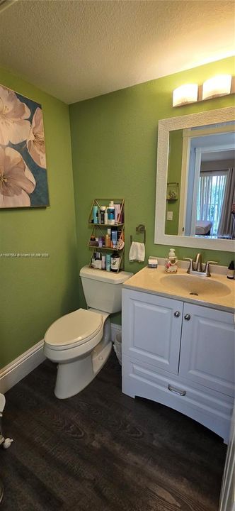 For Sale: $124,900 (2 beds, 1 baths, 954 Square Feet)