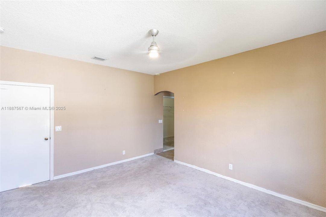 Active With Contract: $4,800 (3 beds, 2 baths, 2525 Square Feet)
