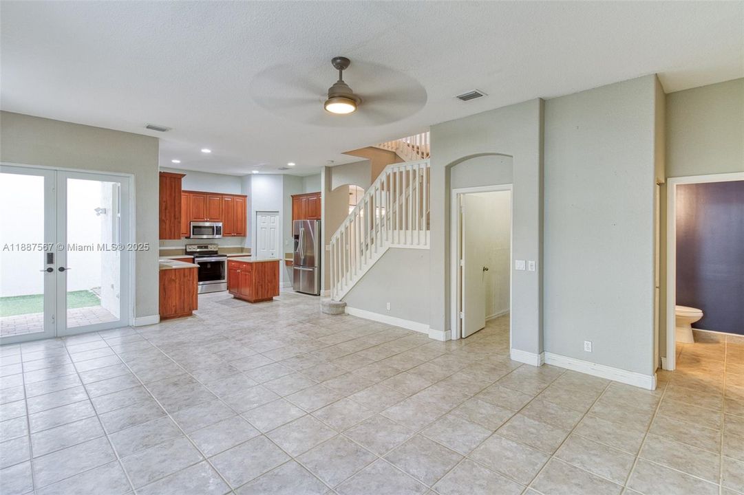 Active With Contract: $4,800 (3 beds, 2 baths, 2525 Square Feet)