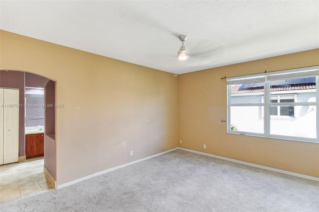 Active With Contract: $4,800 (3 beds, 2 baths, 2525 Square Feet)