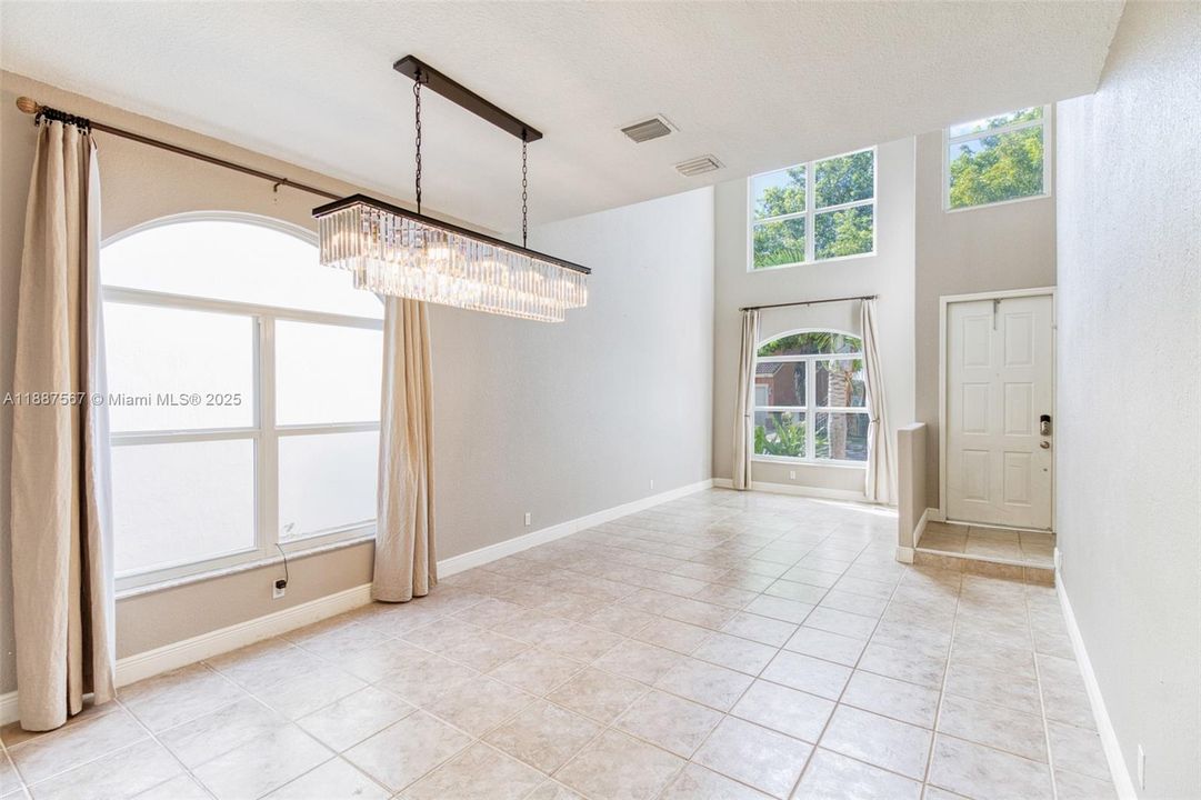 Active With Contract: $4,800 (3 beds, 2 baths, 2525 Square Feet)