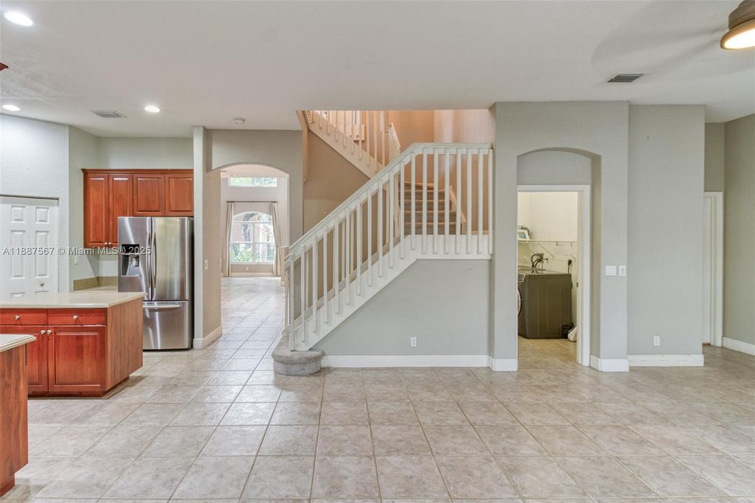 Active With Contract: $4,800 (3 beds, 2 baths, 2525 Square Feet)