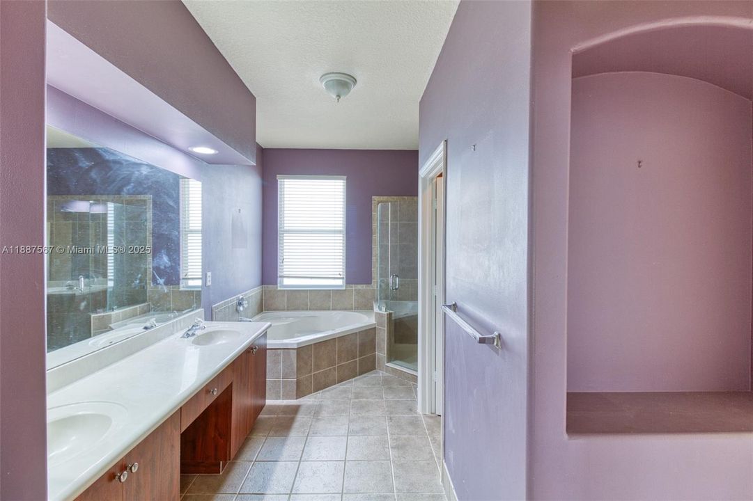 Active With Contract: $4,800 (3 beds, 2 baths, 2525 Square Feet)