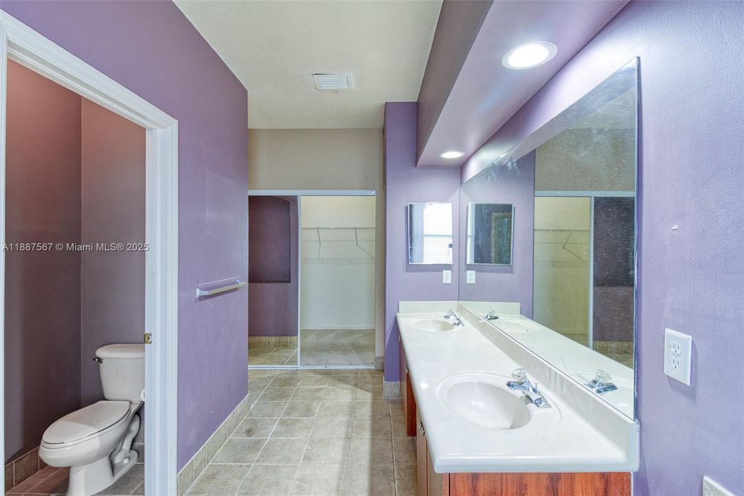 Active With Contract: $4,800 (3 beds, 2 baths, 2525 Square Feet)