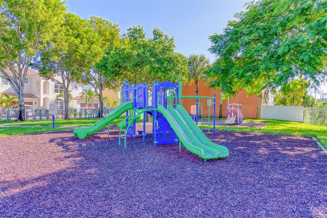 Active With Contract: $4,800 (3 beds, 2 baths, 2525 Square Feet)