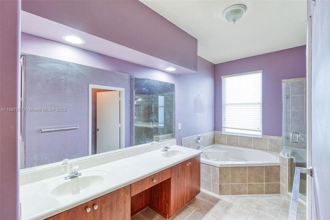 Active With Contract: $4,800 (3 beds, 2 baths, 2525 Square Feet)