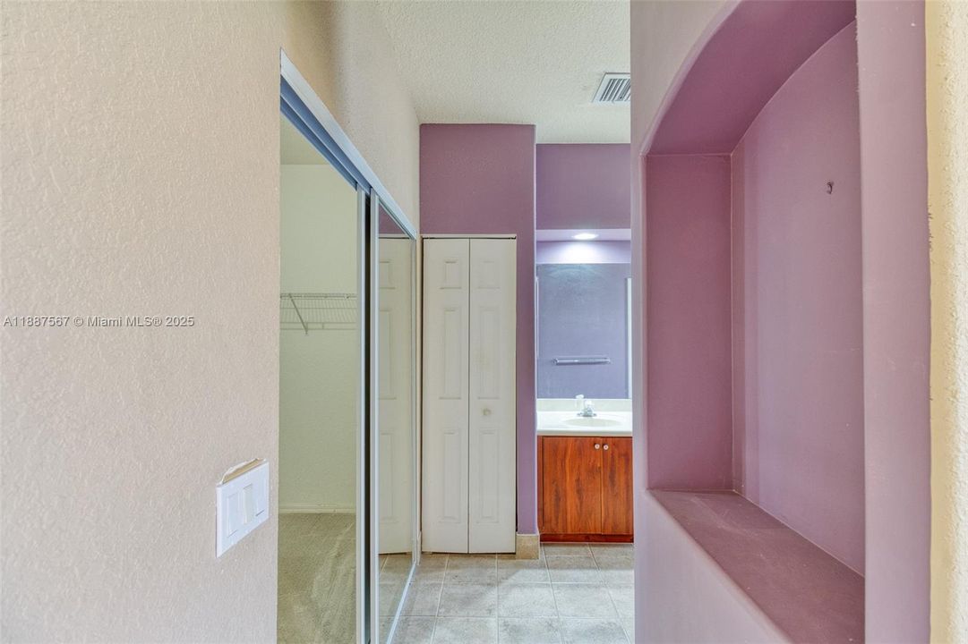 Active With Contract: $4,800 (3 beds, 2 baths, 2525 Square Feet)