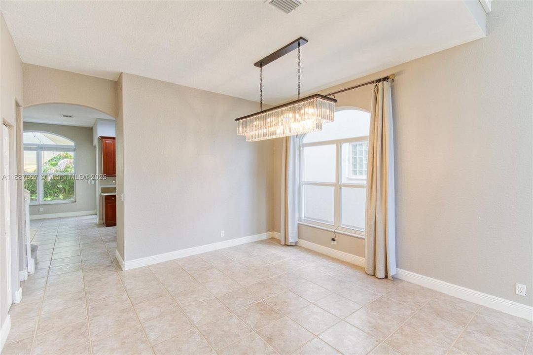Active With Contract: $4,800 (3 beds, 2 baths, 2525 Square Feet)