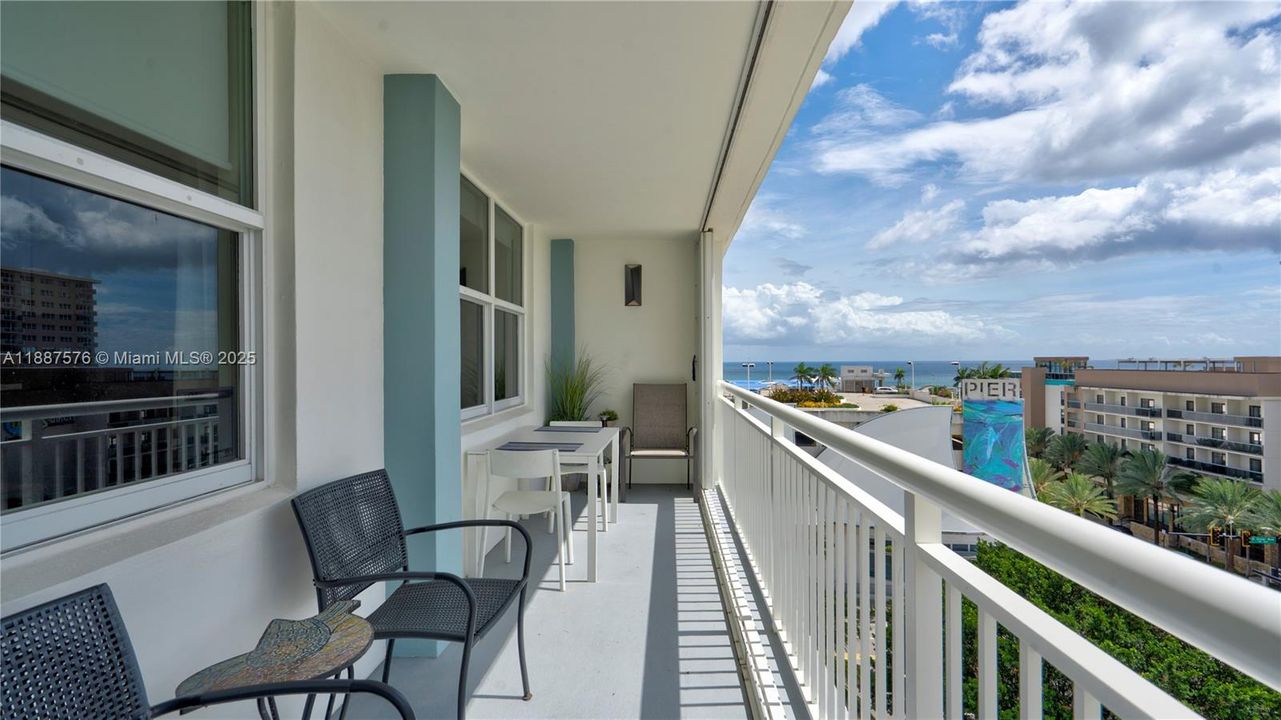 合同活跃: $399,000 (2 贝兹, 2 浴室, 1000 平方英尺)