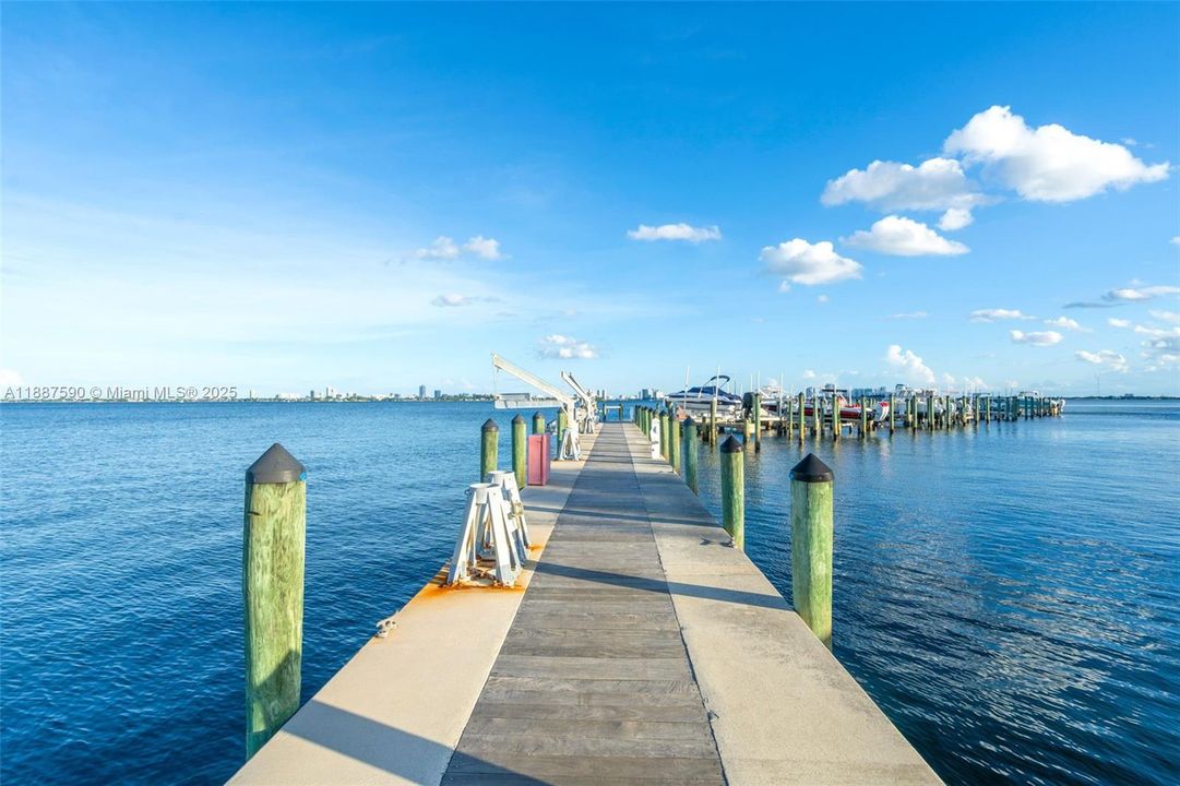 For Sale: $685,000 (2 beds, 2 baths, 1520 Square Feet)