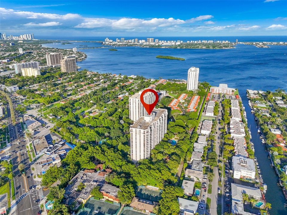 For Sale: $685,000 (2 beds, 2 baths, 1520 Square Feet)