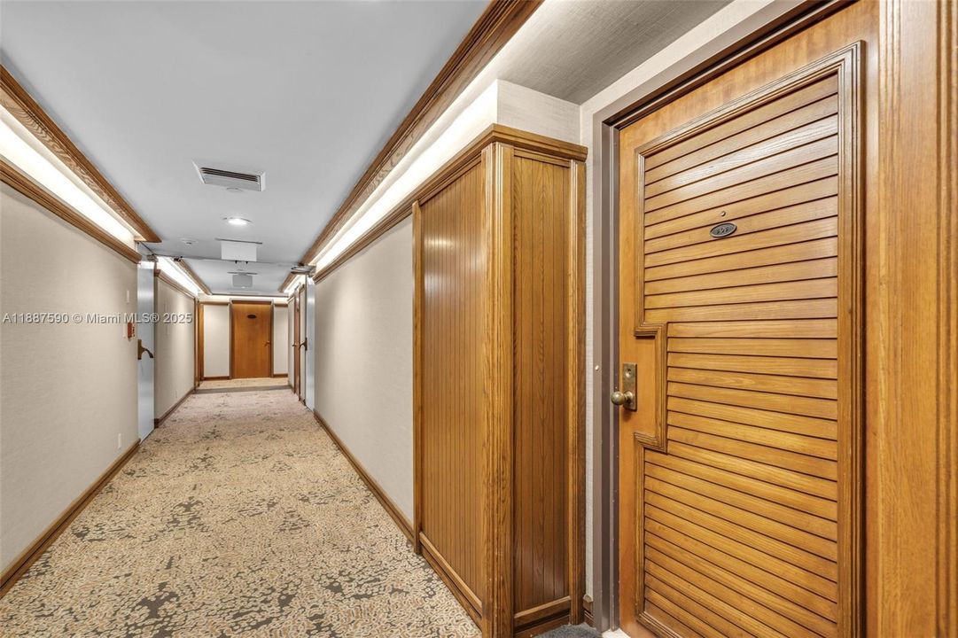 For Sale: $685,000 (2 beds, 2 baths, 1520 Square Feet)