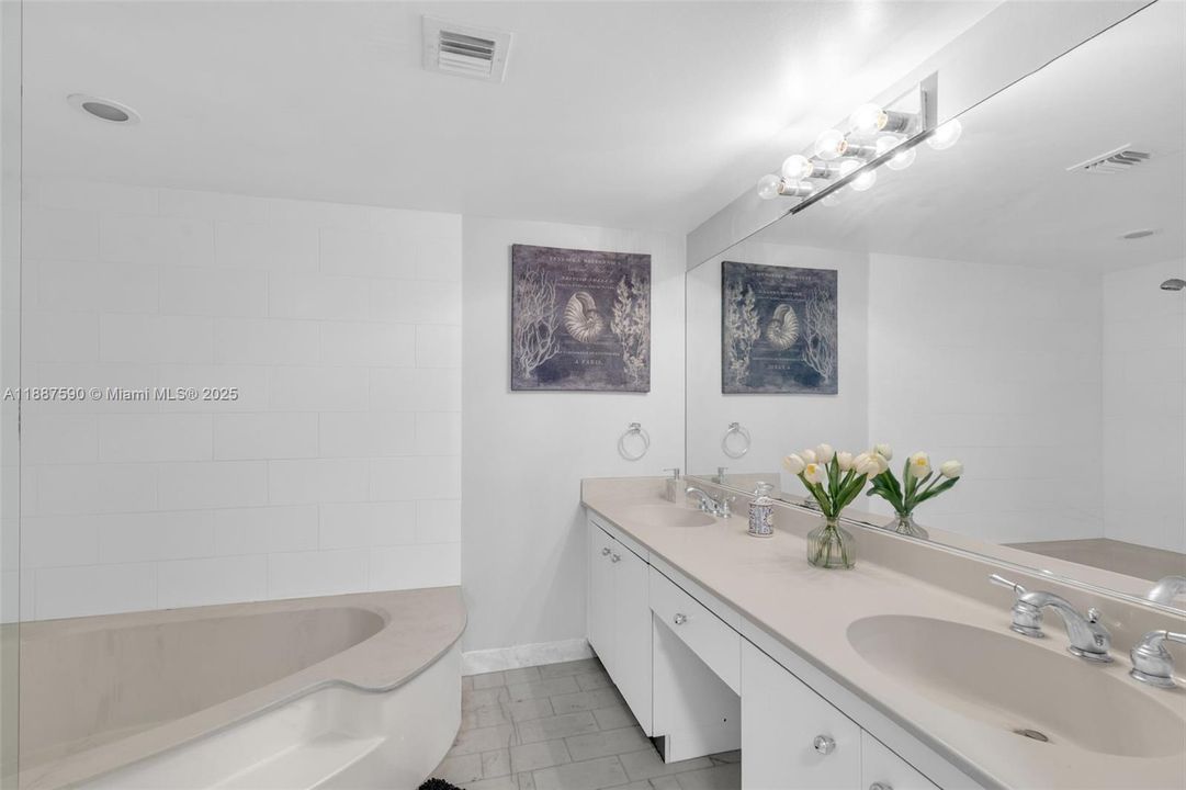 For Sale: $685,000 (2 beds, 2 baths, 1520 Square Feet)