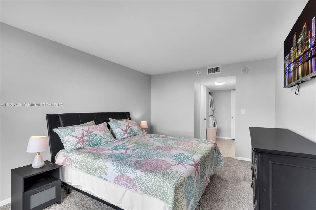 For Sale: $685,000 (2 beds, 2 baths, 1520 Square Feet)