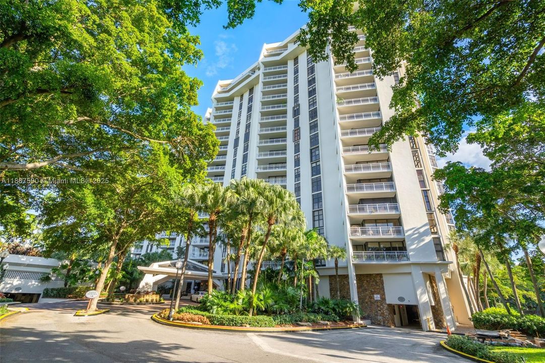 For Sale: $685,000 (2 beds, 2 baths, 1520 Square Feet)