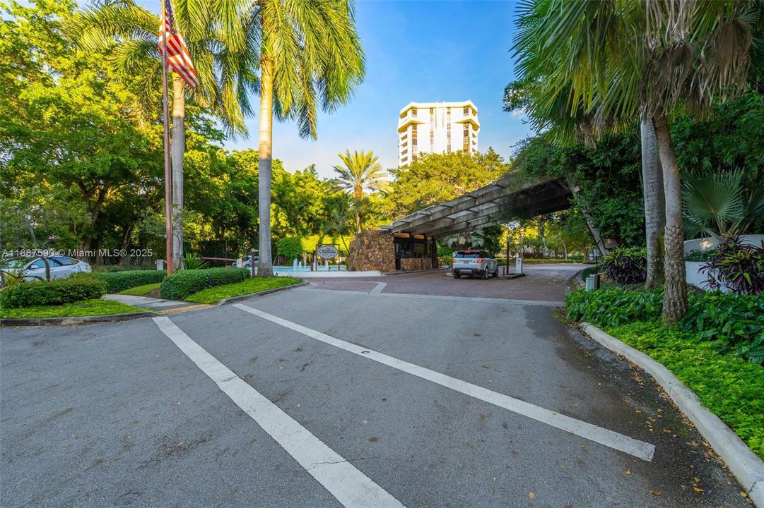 For Sale: $685,000 (2 beds, 2 baths, 1520 Square Feet)