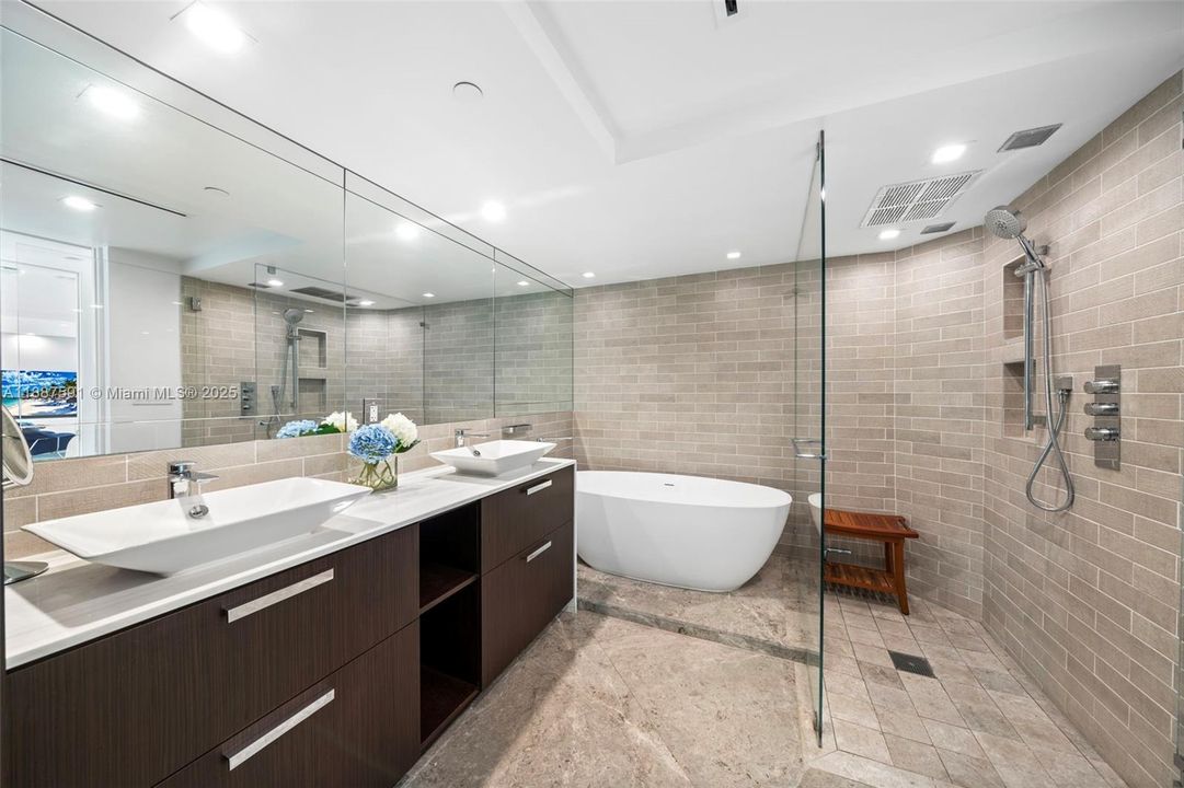 En Venta: $2,500,000 (2 camas, 2 baños, 1530 Pies cuadrados)