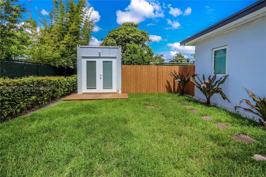 Под контрактом: $1,400 (1 спален, 1 ванн, 0 Квадратных фут)