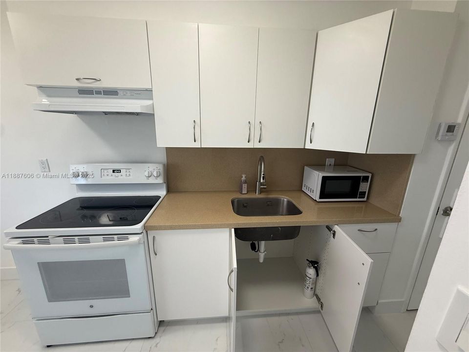 Activo con contrato: $1,500 (1 camas, 1 baños, 0 Pies cuadrados)